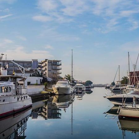 Piso De 2 Habitaciones, 3 Piscinas Y Cerca Del Mar Roses Esterno foto