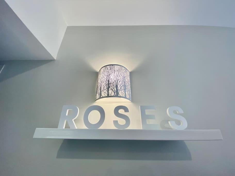 Piso De 2 Habitaciones, 3 Piscinas Y Cerca Del Mar Roses Esterno foto