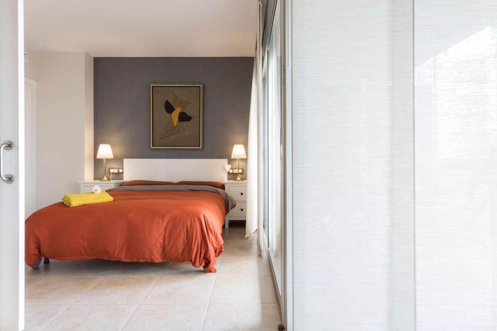 Piso De 2 Habitaciones, 3 Piscinas Y Cerca Del Mar Roses Esterno foto