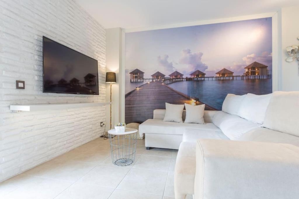 Piso De 2 Habitaciones, 3 Piscinas Y Cerca Del Mar Roses Esterno foto
