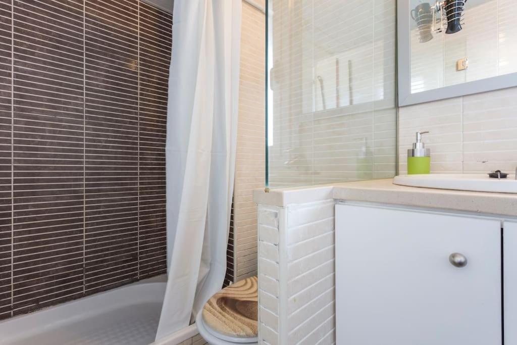 Piso De 2 Habitaciones, 3 Piscinas Y Cerca Del Mar Roses Esterno foto