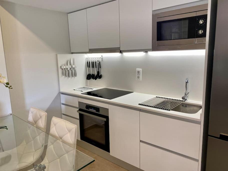 Piso De 2 Habitaciones, 3 Piscinas Y Cerca Del Mar Roses Esterno foto